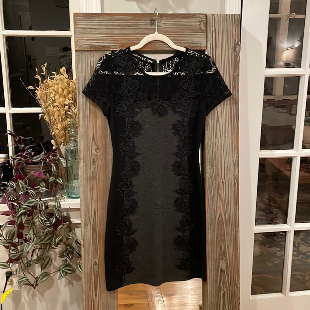 Beautiful dress with lace detailing